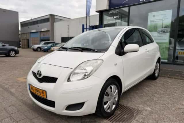 Toyota Yaris (2009) thumbnail 6