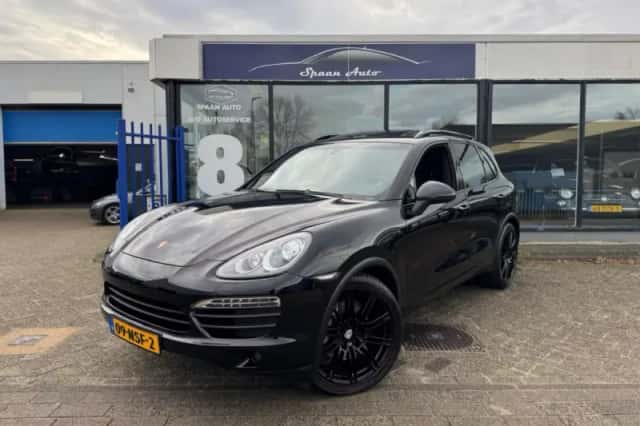 Porsche Cayenne (2010) thumbnail 1