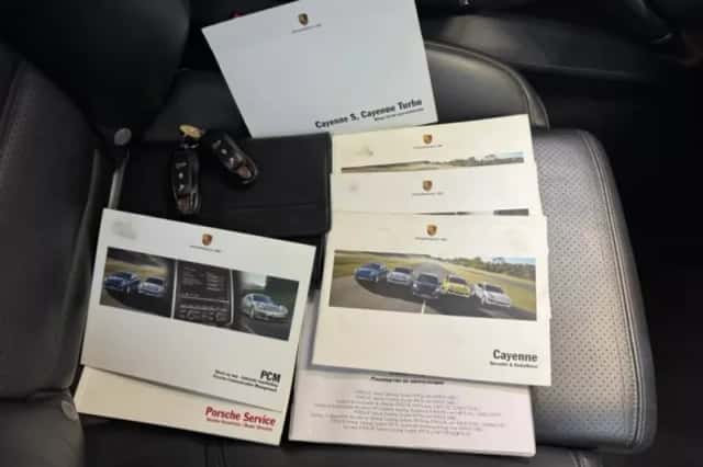 Porsche Cayenne (2010) thumbnail 3