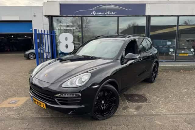 Porsche Cayenne (2010) thumbnail 4