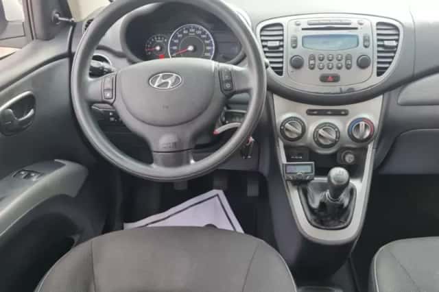 Hyundai i10 (2011) thumbnail 2