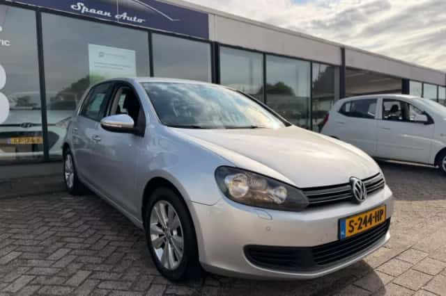 Volkswagen Golf (2011) thumbnail 6
