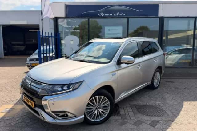 Mitsubishi Outlander (2019) thumbnail 1