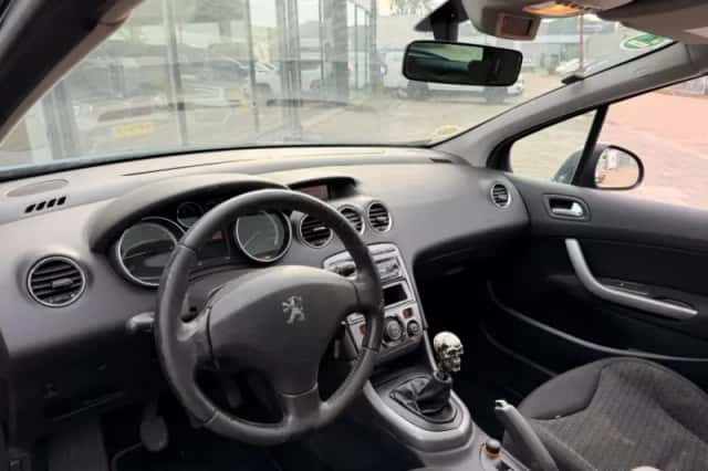 Peugeot 308 (2008) thumbnail 2