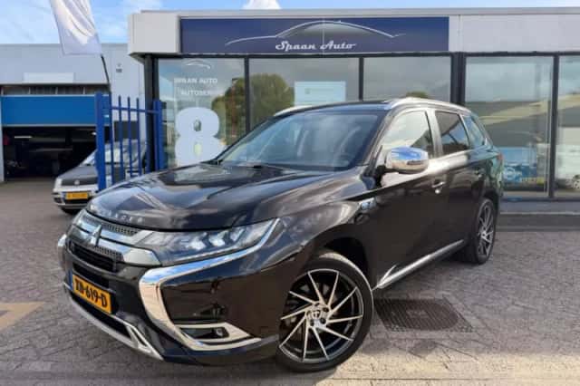 Mitsubishi Outlander (2019) thumbnail 1