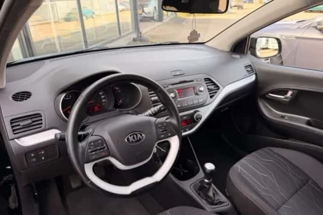 Kia Picanto (2015) thumbnail 2
