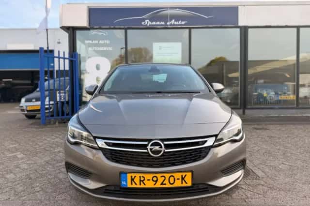 Opel Astra (2016) thumbnail 4