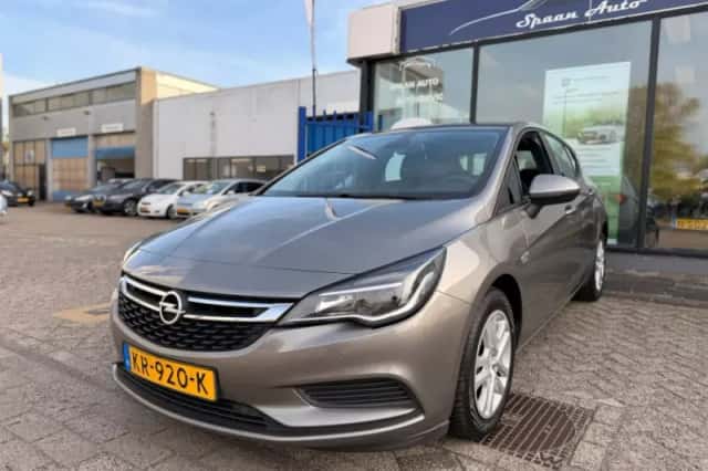 Opel Astra (2016) thumbnail 6