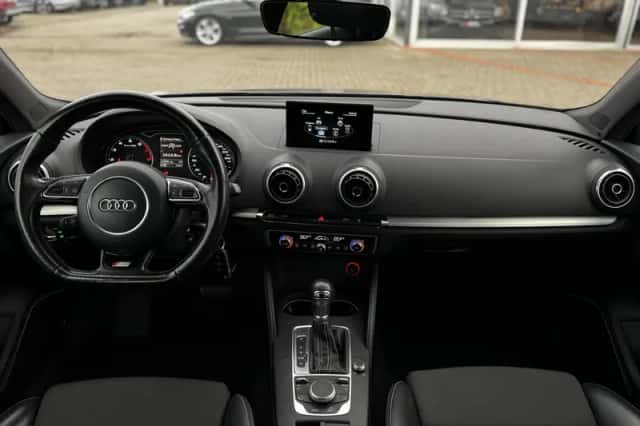 Audi A3 (2016) thumbnail 2