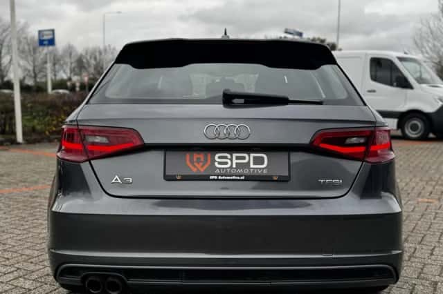 Audi A3 (2016) thumbnail 5