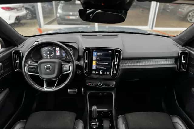 Volvo XC40 (2021) thumbnail 2