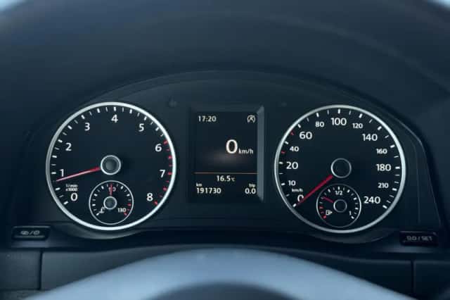 Volkswagen Tiguan (2015) thumbnail 6