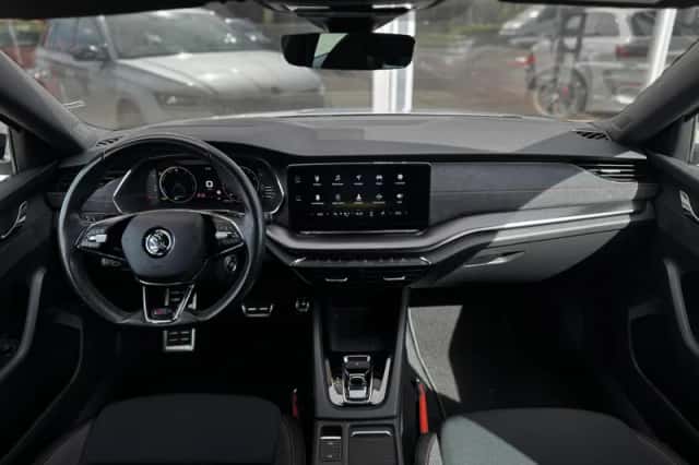 Škoda Octavia (2021) thumbnail 2