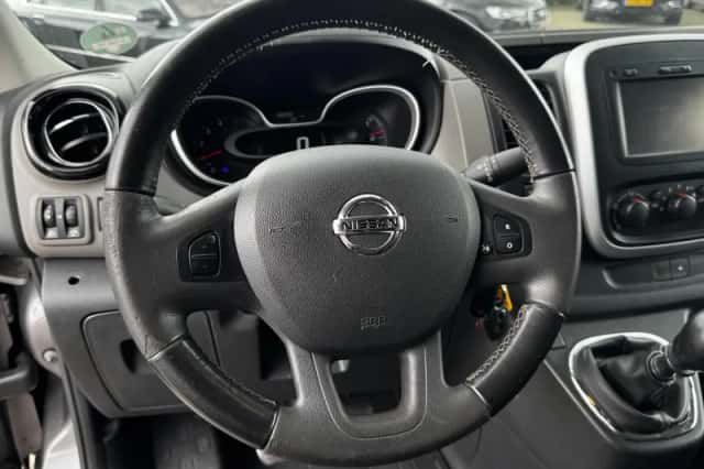 Nissan NV300 (2017) thumbnail 4