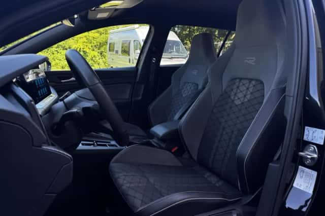 Volkswagen Golf (2021) thumbnail 4