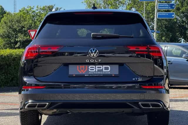 Volkswagen Golf (2021) thumbnail 5