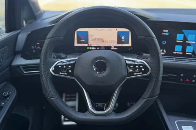 Volkswagen Golf (2021) thumbnail 6