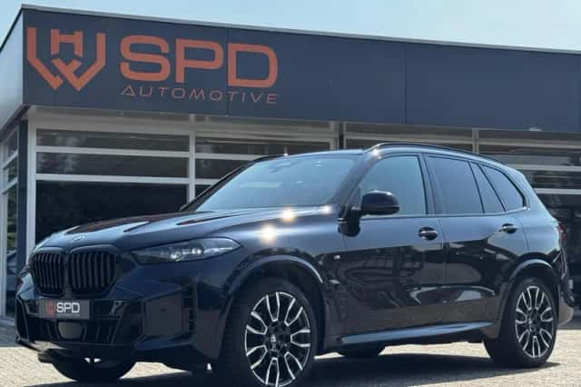 BMW X5 (2023) thumbnail 1