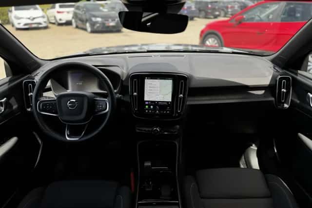 Volvo XC40 (2022) thumbnail 2