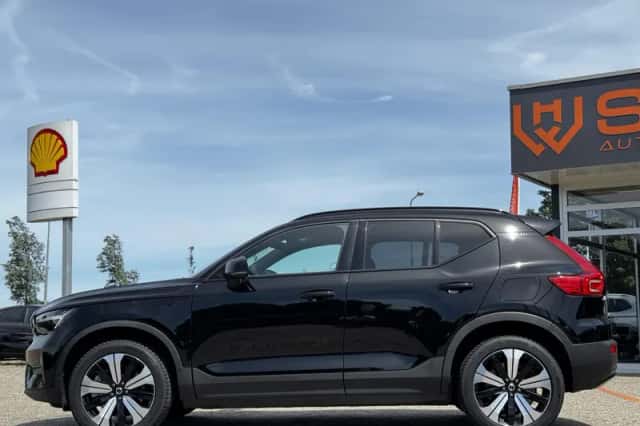 Volvo XC40 (2022) thumbnail 3