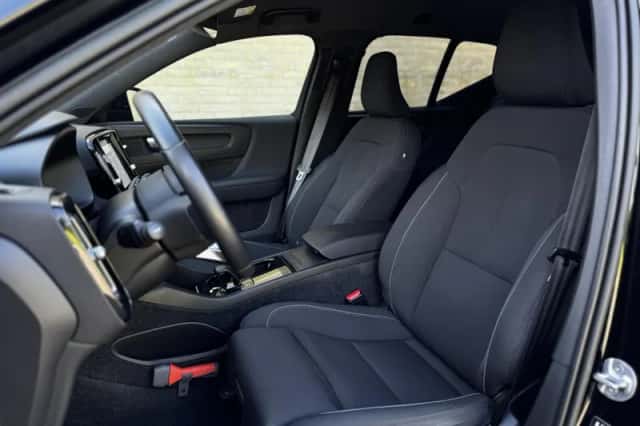 Volvo XC40 (2022) thumbnail 4
