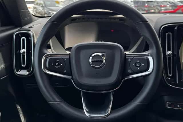 Volvo XC40 (2022) thumbnail 6