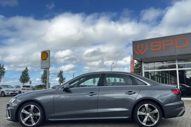 Audi A4 (2020) thumbnail 3