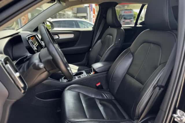 Volvo XC40 (2021) thumbnail 4