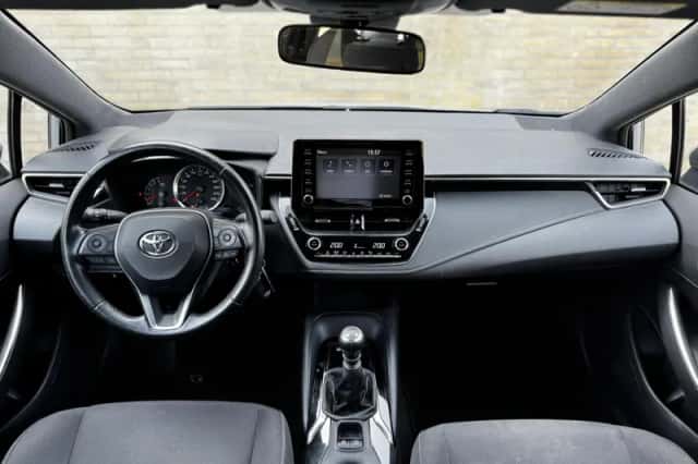 Toyota Corolla (2022) thumbnail 2