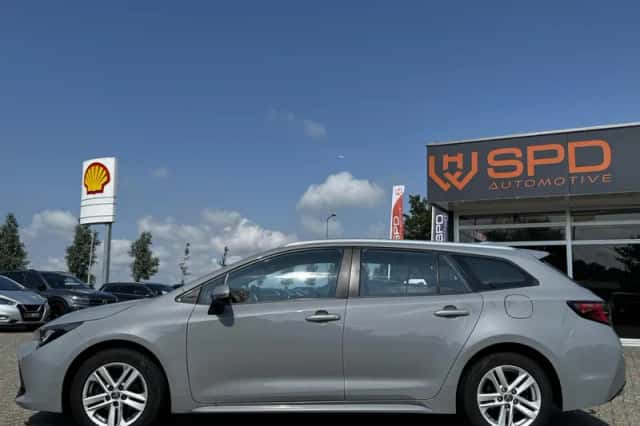 Toyota Corolla (2022) thumbnail 3