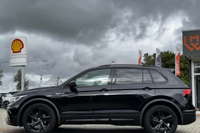 Volkswagen Tiguan (2021) thumbnail 3