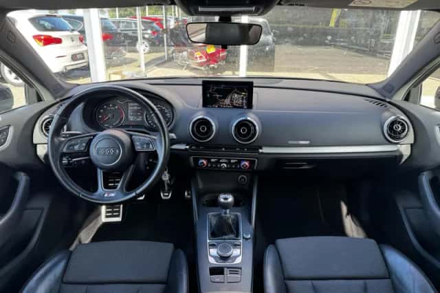 Audi A3 (2017) thumbnail 2