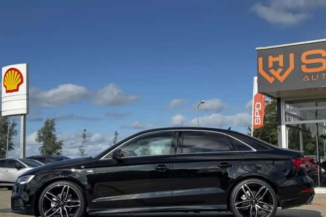 Audi A3 (2017) thumbnail 3