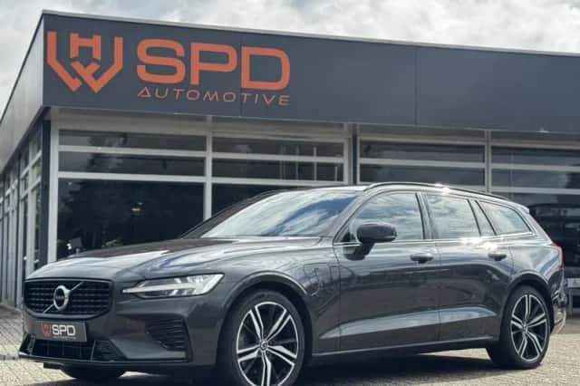 Volvo V60 (2021) thumbnail 1