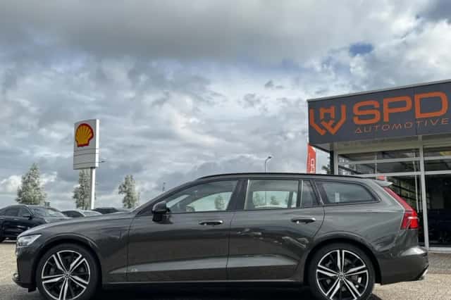 Volvo V60 (2021) thumbnail 3
