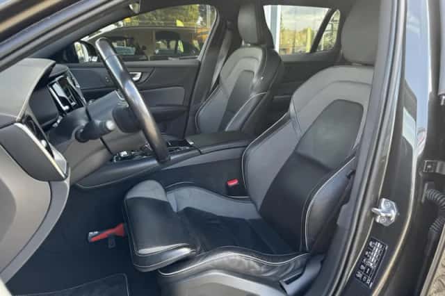 Volvo V60 (2021) thumbnail 4