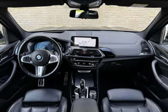 BMW X3 (2018) thumbnail 2