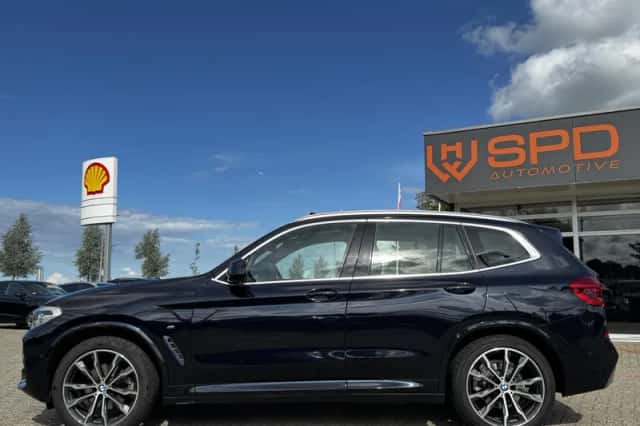 BMW X3 (2018) thumbnail 3