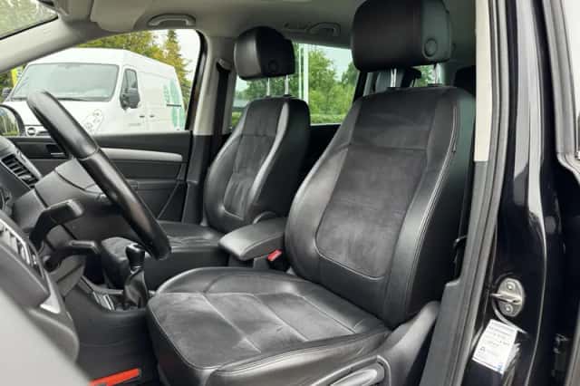Volkswagen Sharan (2013) thumbnail 4