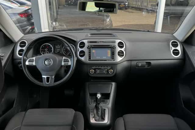 Volkswagen Tiguan (2014) thumbnail 2