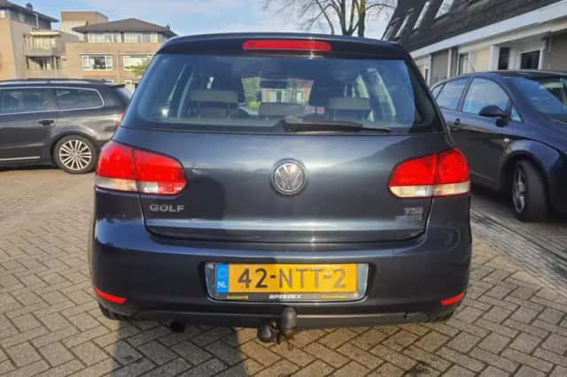 Volkswagen Golf (2010) thumbnail 5