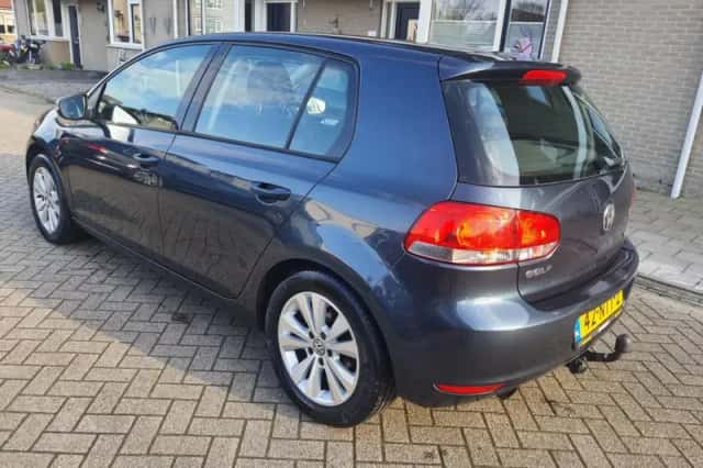 Volkswagen Golf (2010) thumbnail 6