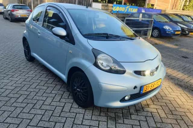 Toyota Aygo (2006) thumbnail 3