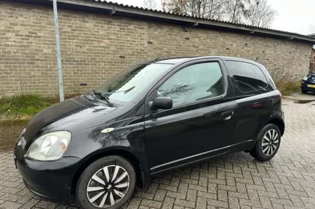 Toyota Yaris (2002) thumbnail 1