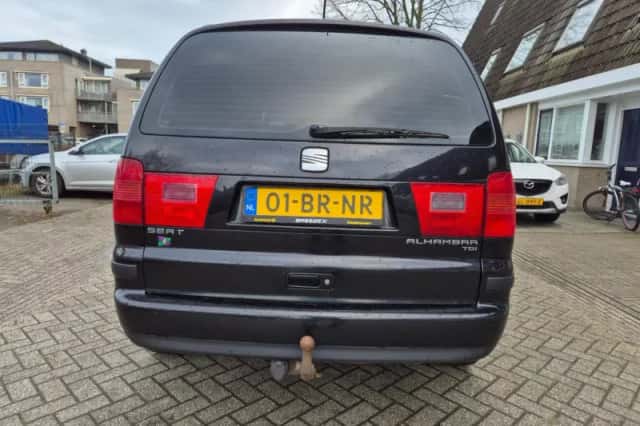 SEAT Alhambra (2004) thumbnail 6