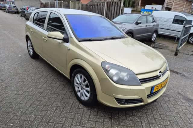 Opel Astra (2005) thumbnail 3