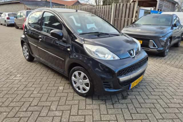 Peugeot 107 (2006) thumbnail 3