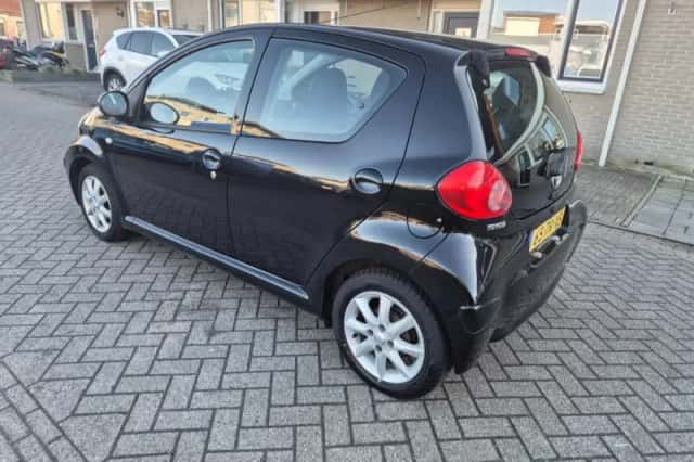 Toyota Aygo (2007) thumbnail 6