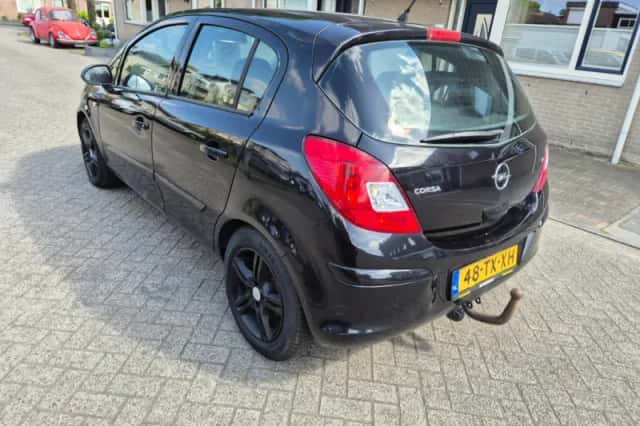 Opel Corsa (2007) thumbnail 6
