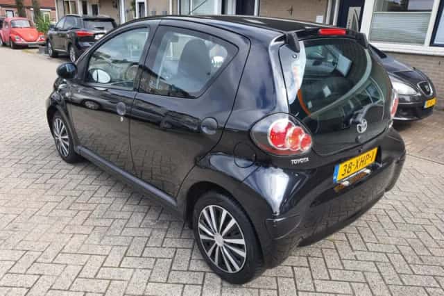 Toyota Aygo (2012) thumbnail 6